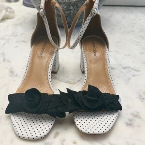 Comfortview Black and White Polka Dot Heels